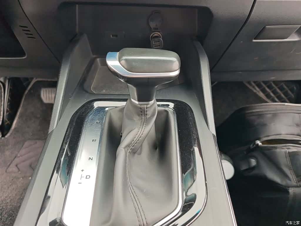 Geely Emgrand, 2021 14