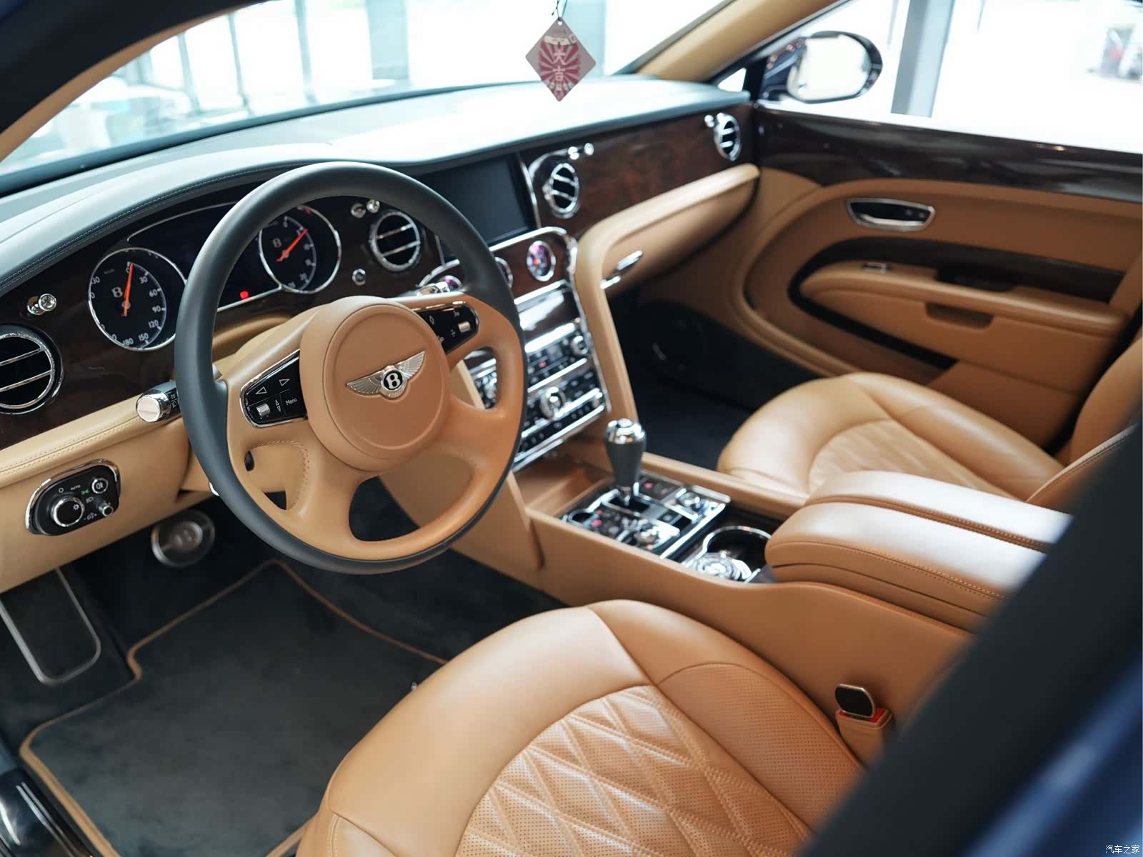 Bentley Mulsanne, 2017 все фото