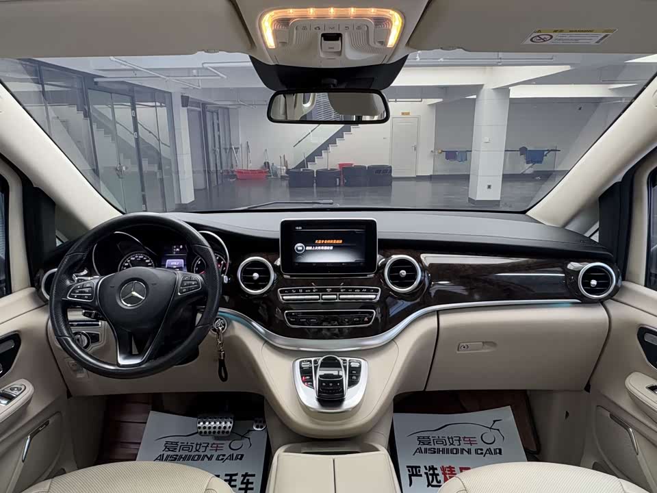 Mercedes-Benz V-class