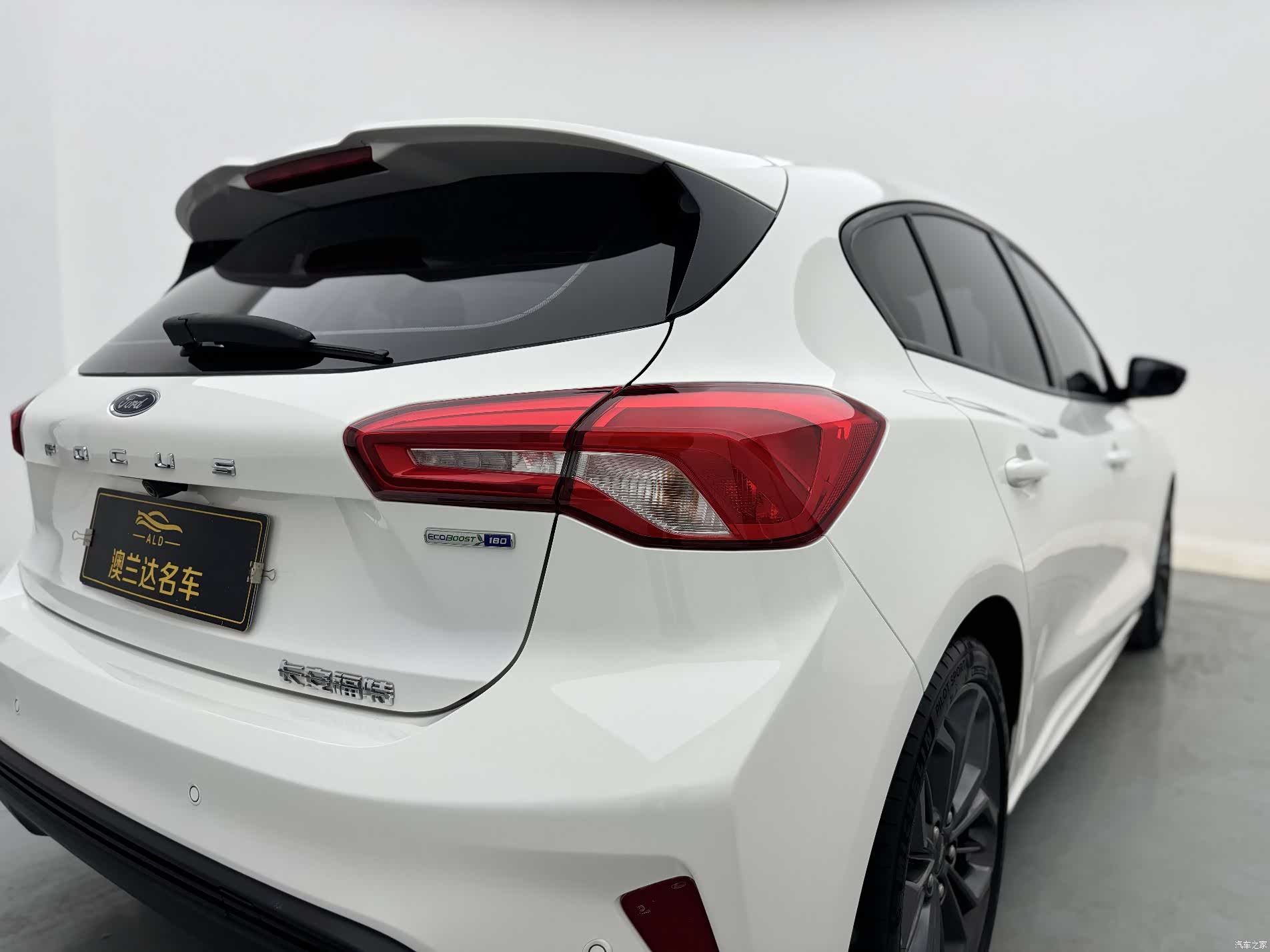 Ford Focus, 2023 10