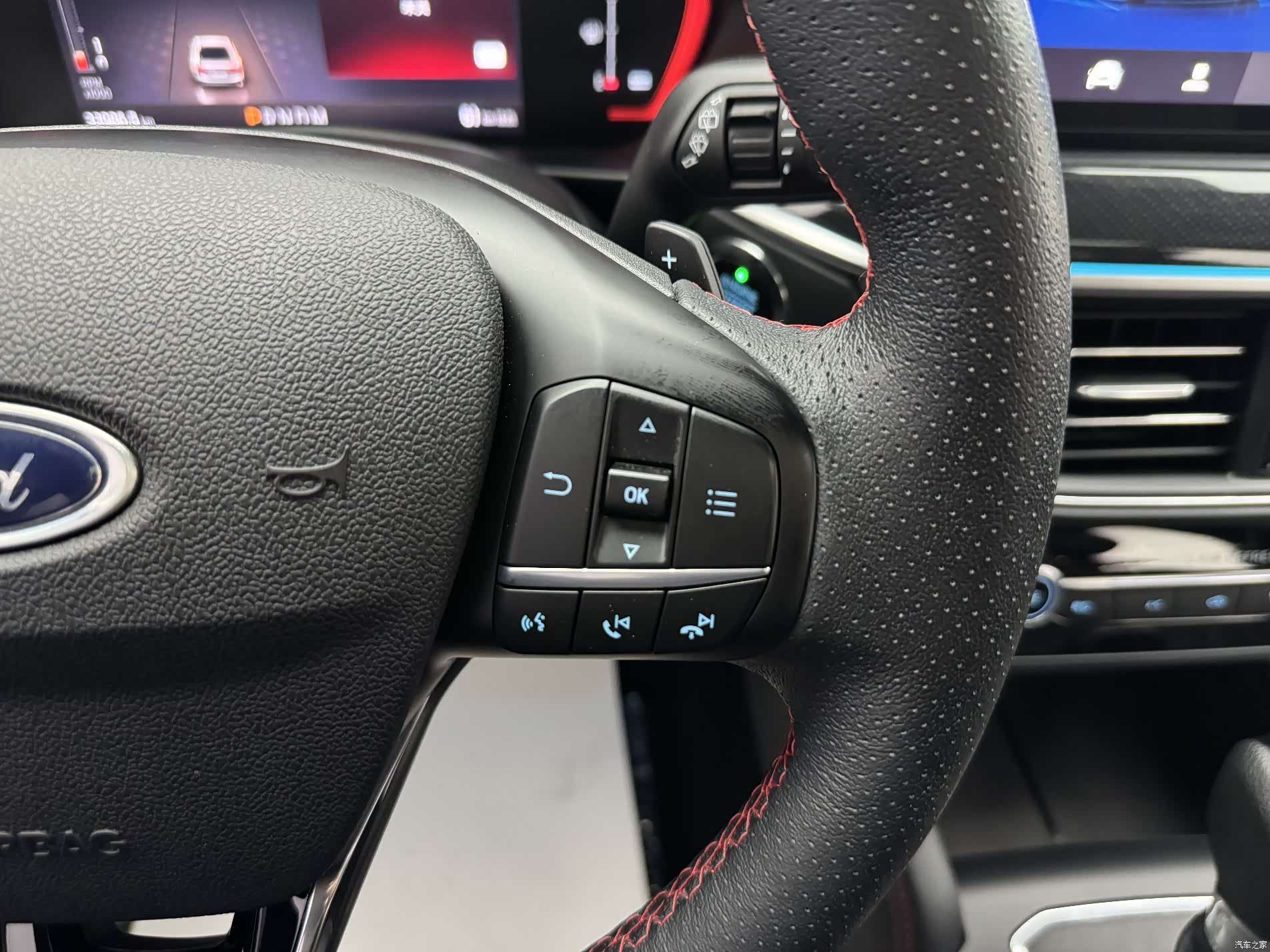 Ford Focus, 2023 28