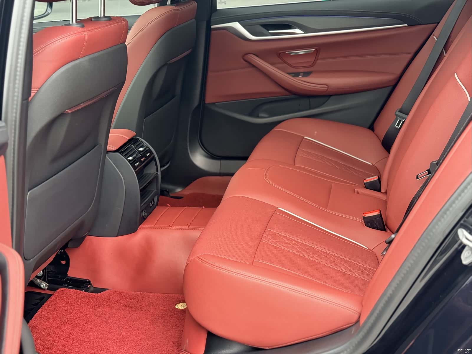 BMW 5 Series, 2023 14
