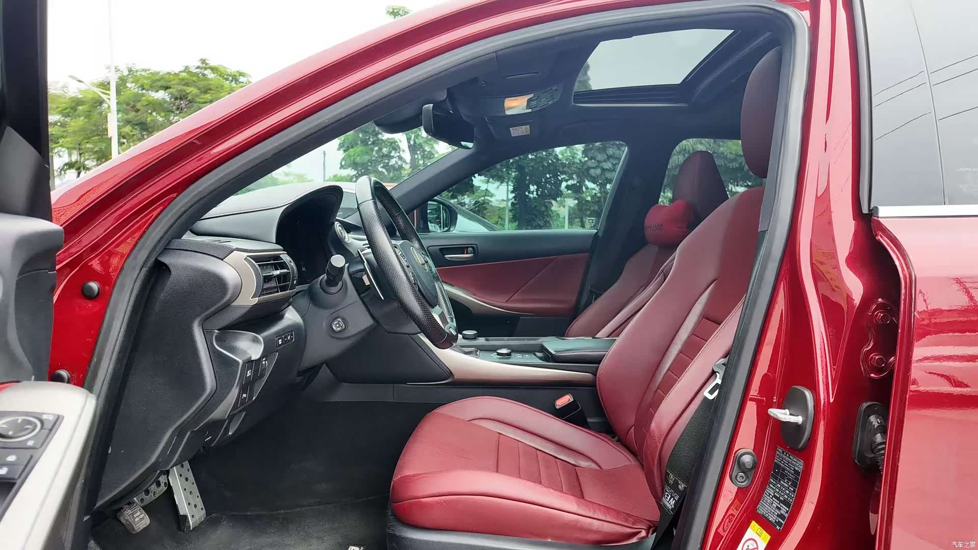 Lexus IS, 2018 4