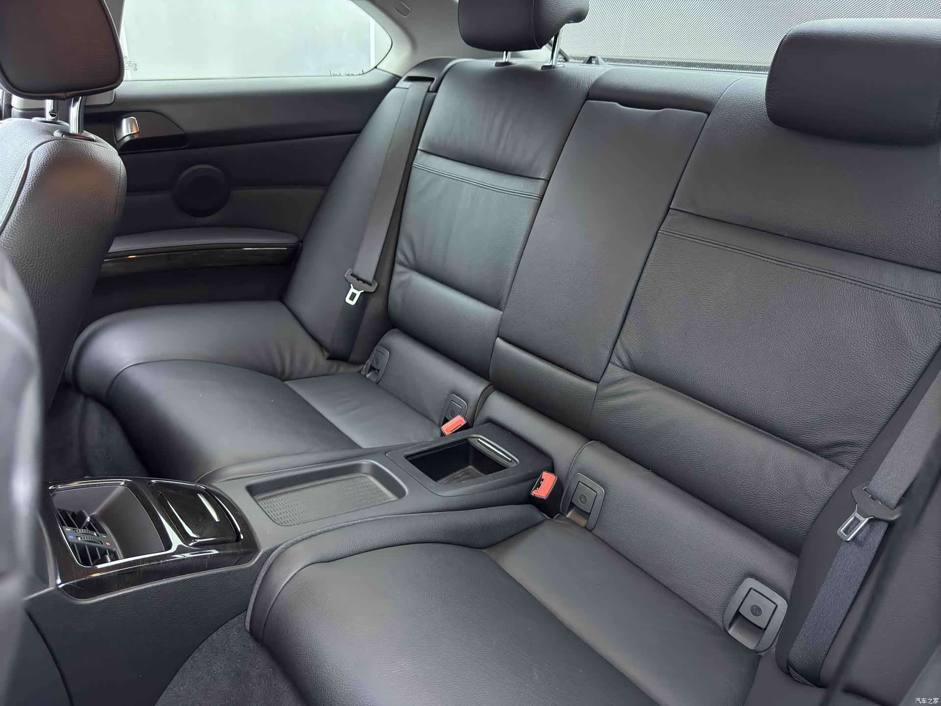 BMW 3 Series, 2011 18
