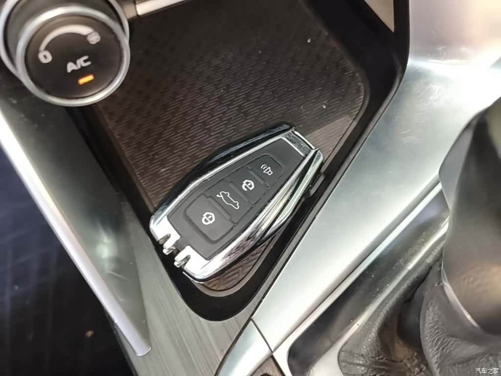 Geely Binray, 2018 17