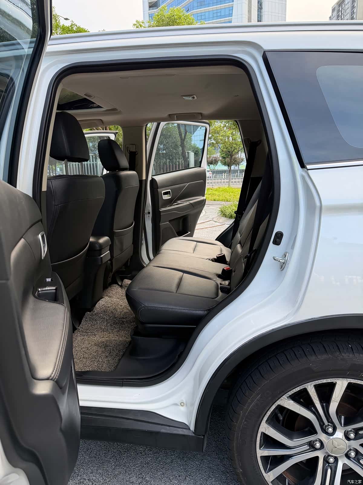 Mitsubishi Outlander, 2018 12