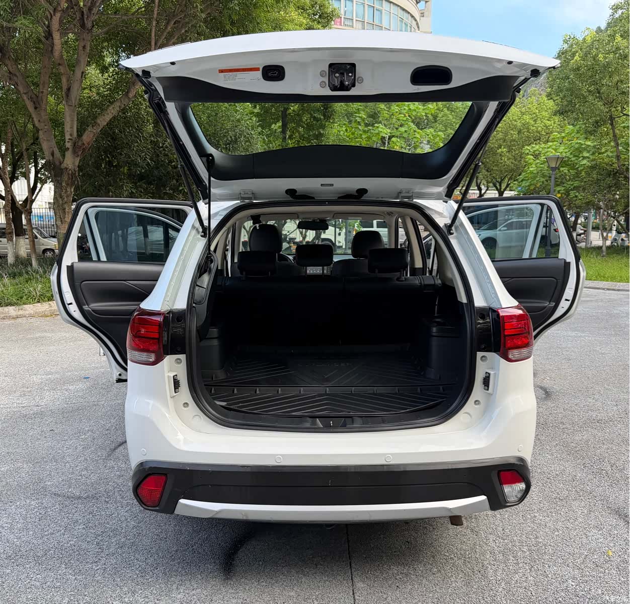 Mitsubishi Outlander, 2018 23
