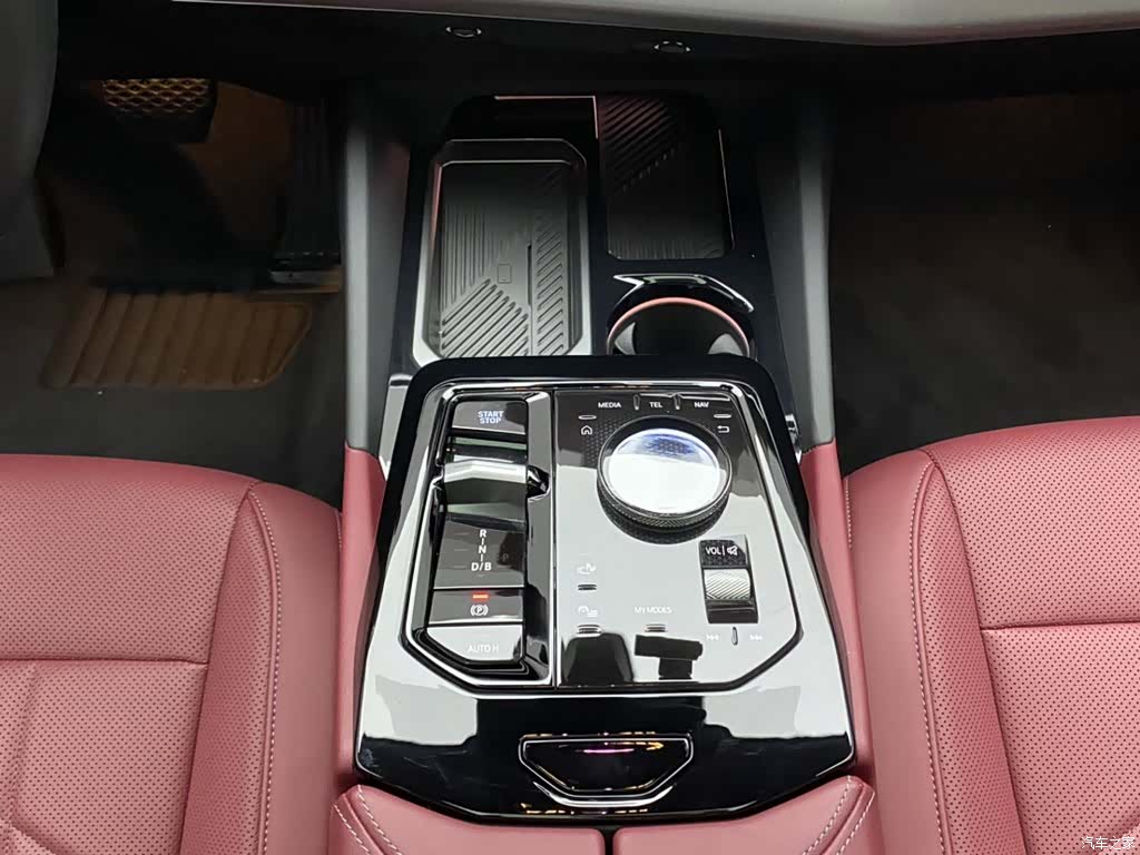 BMW i5, 2025 20