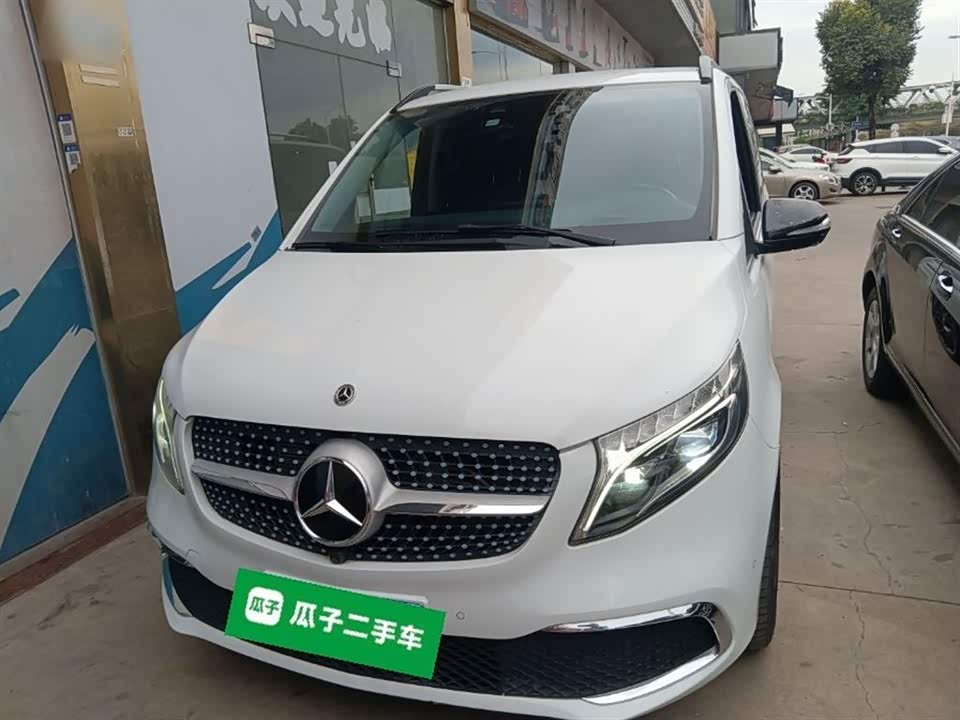 Mercedes-Benz V-class