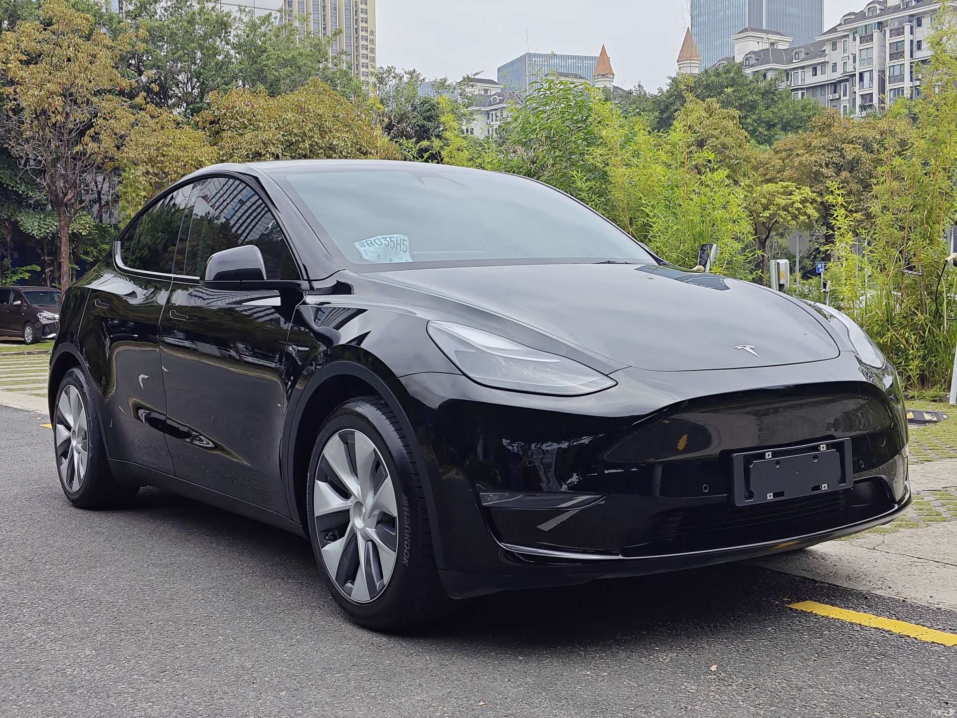 Tesla Model Y, 2021 все фото