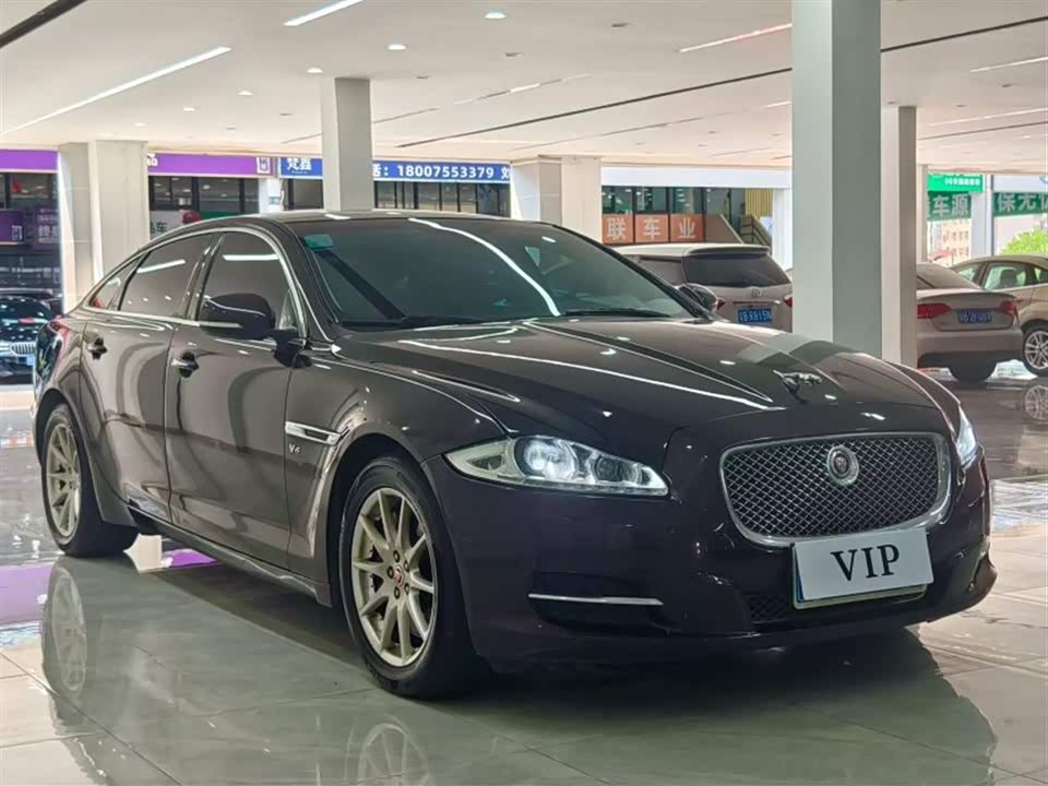 Jaguar XJ Jaguar XJ