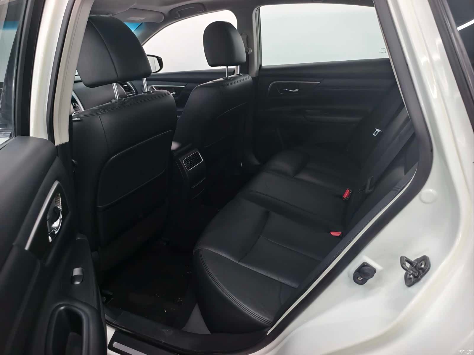Nissan Teana, 2013 12