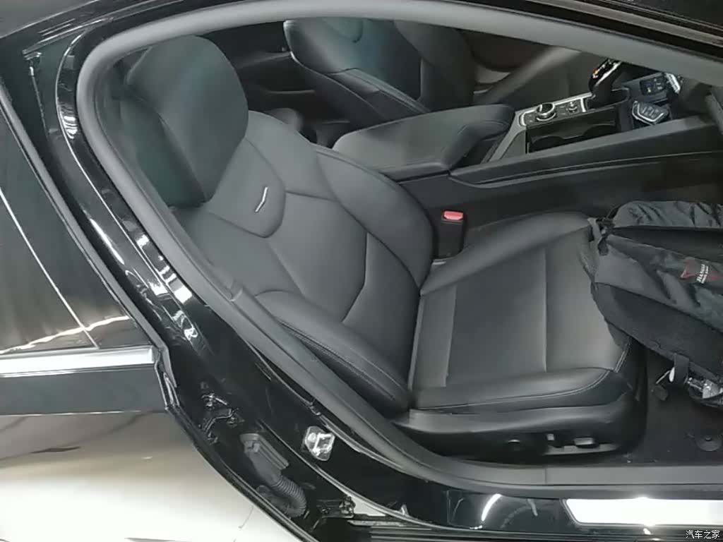Cadillac CT5, 2023 25
