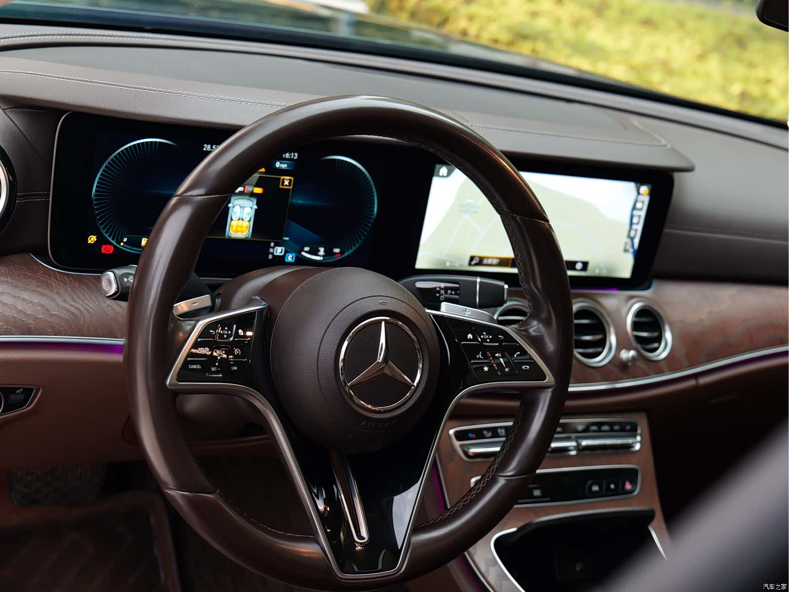 Mercedes-Benz E-Class, 2022 11