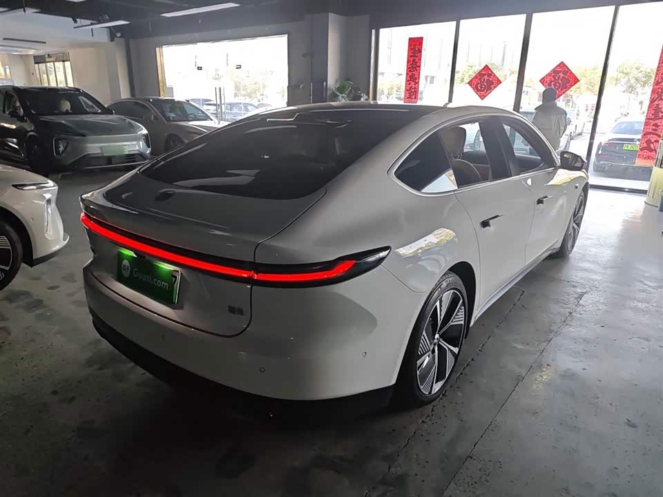 NIO ET7