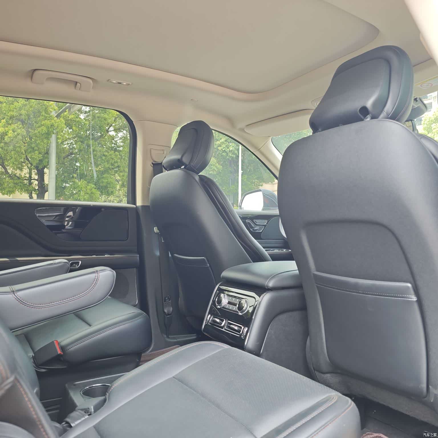 Lincoln Aviator, 2021 15