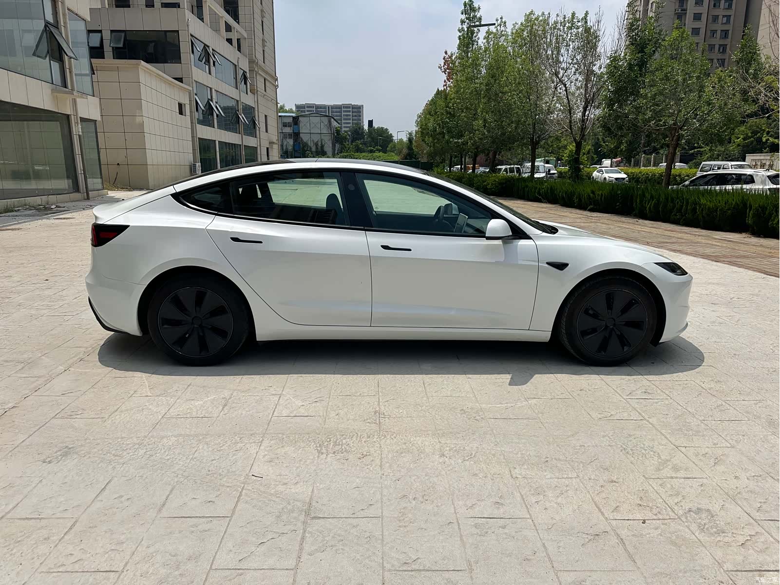 Tesla Model 3, 2025 12