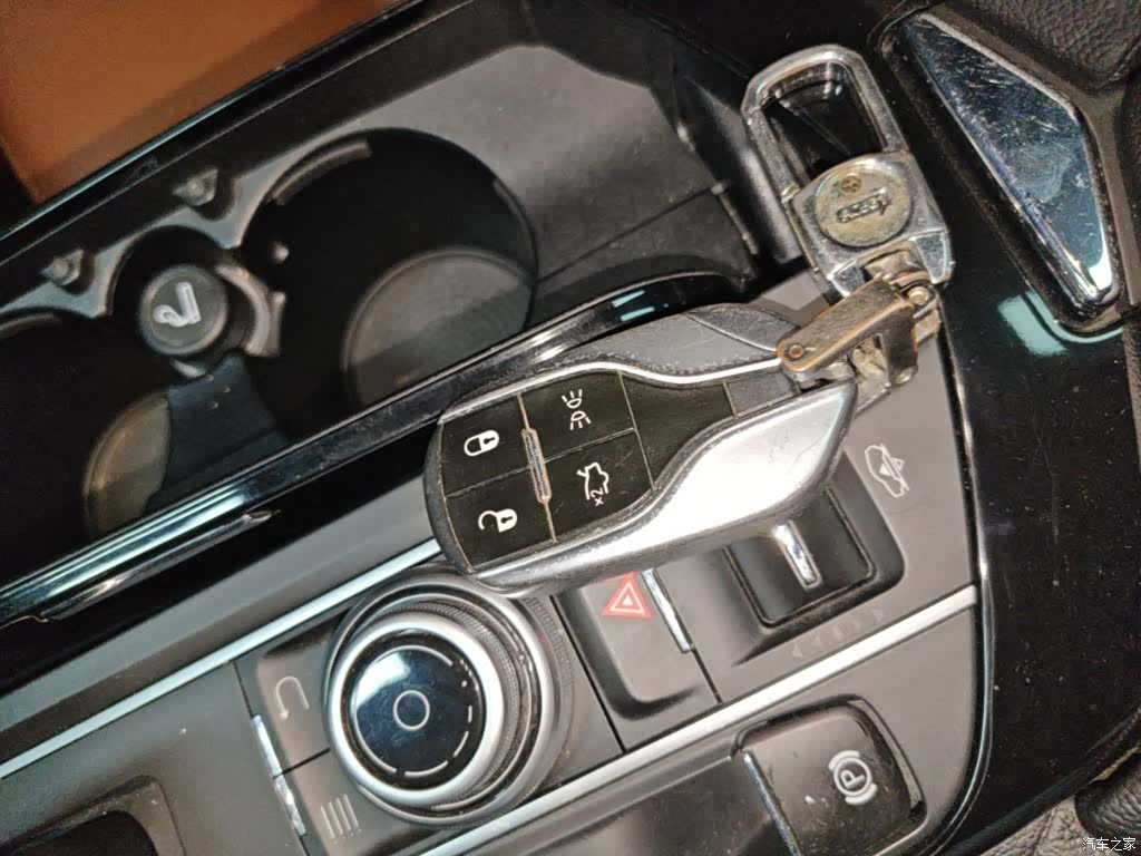 Maserati Levante, 2018 9