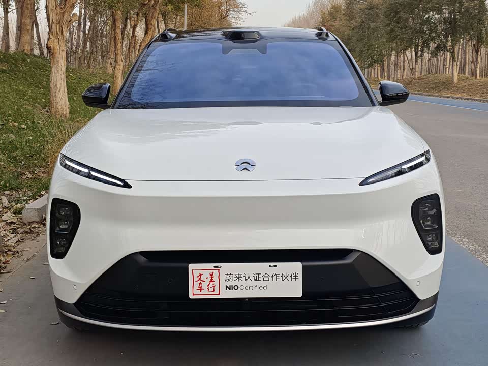 NIO ES8