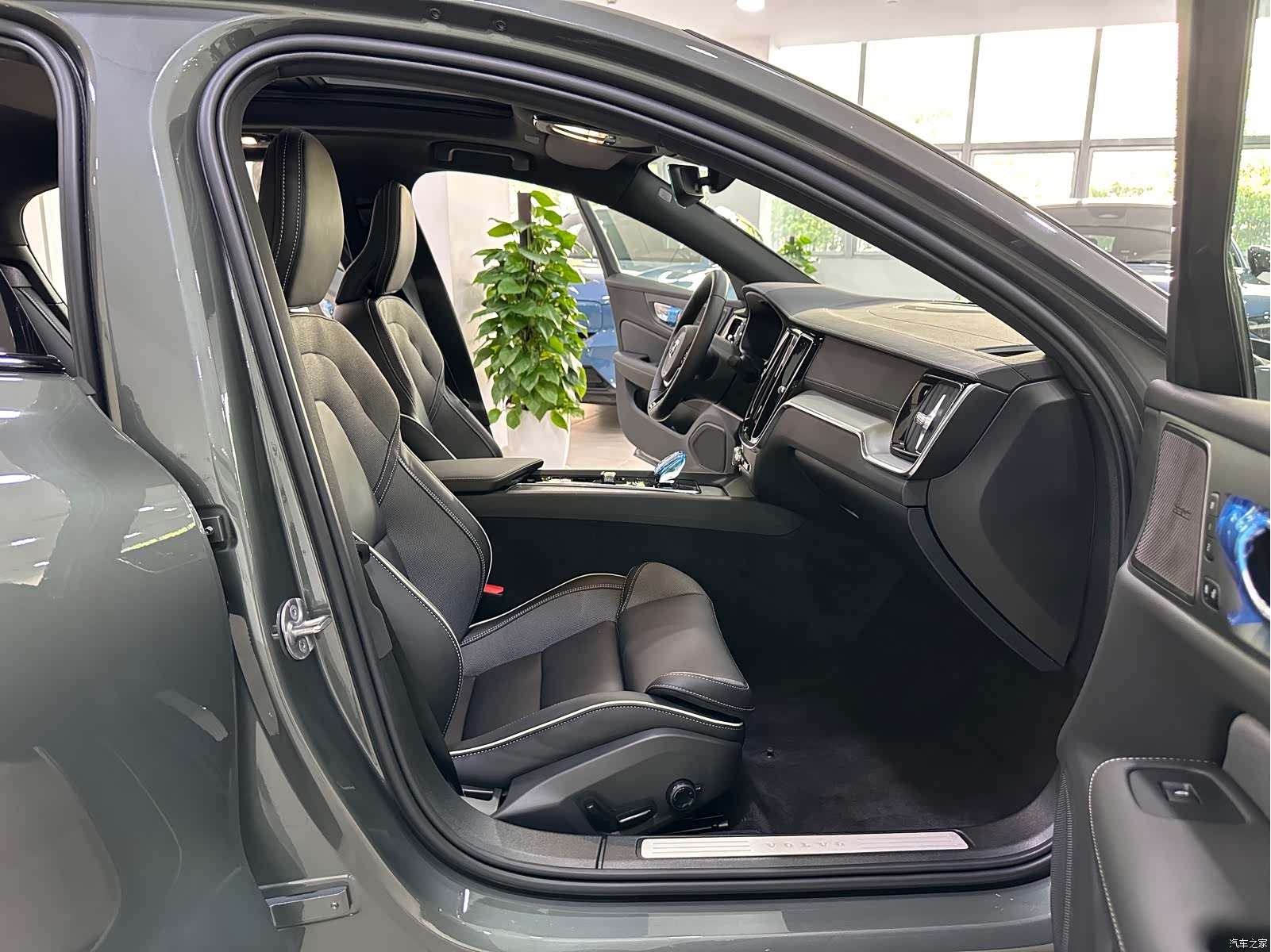 Volvo S60, 1900 14
