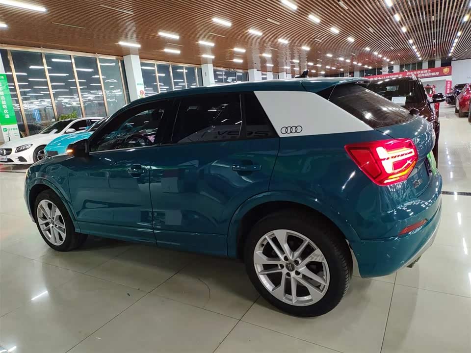 Audi Q2L