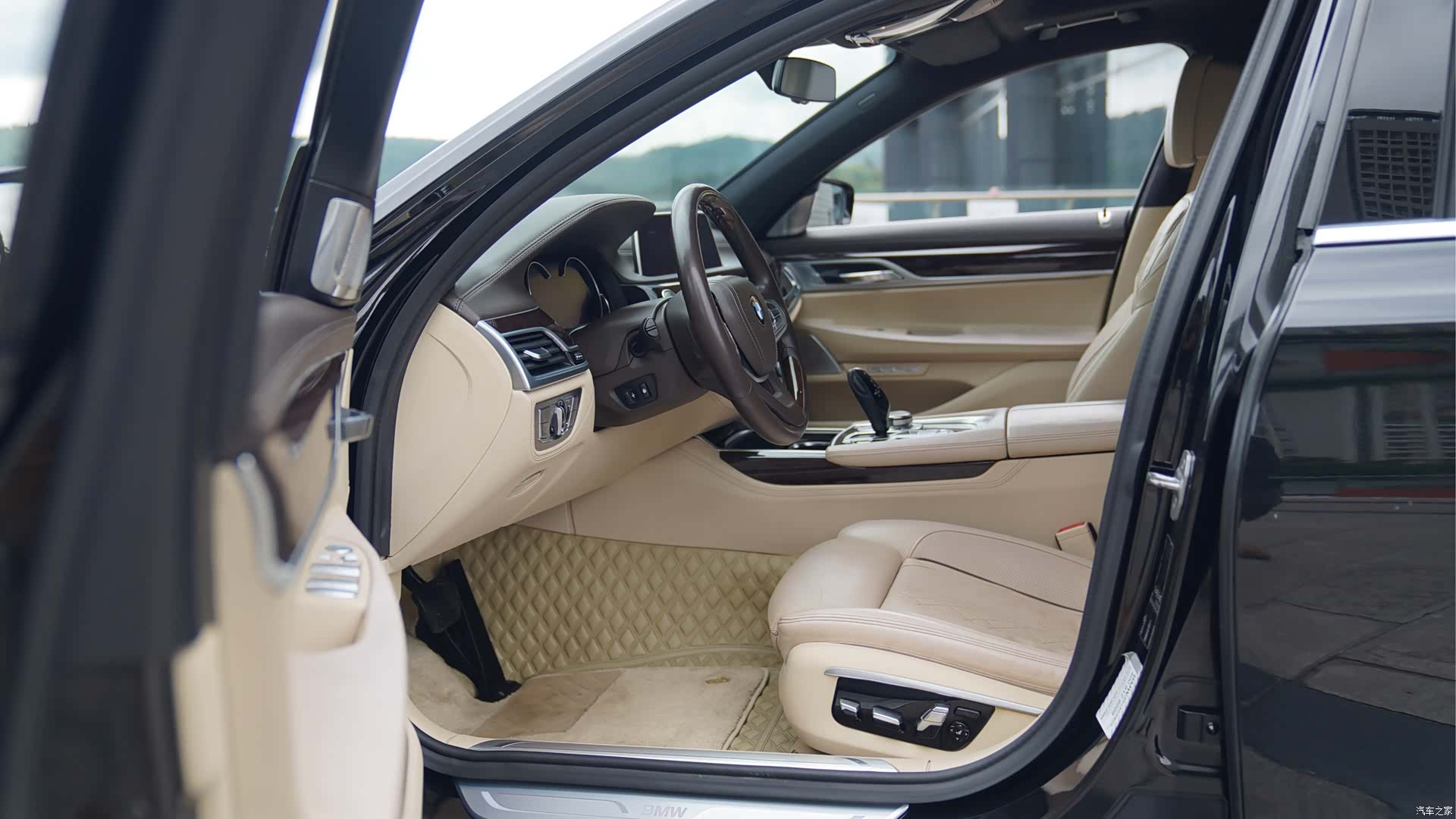 BMW 7 Series, 2015 4