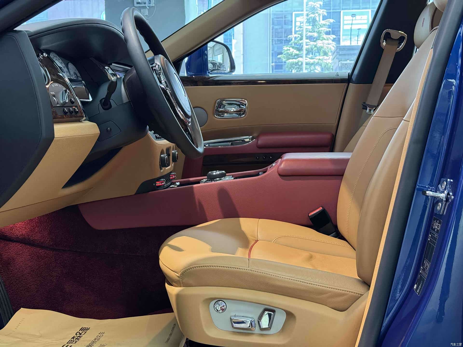 Rolls-Royce Ghost, 2013 15