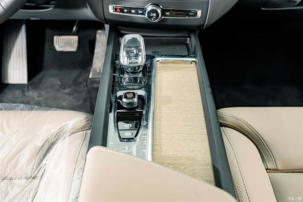 Volvo XC60, 2026 12