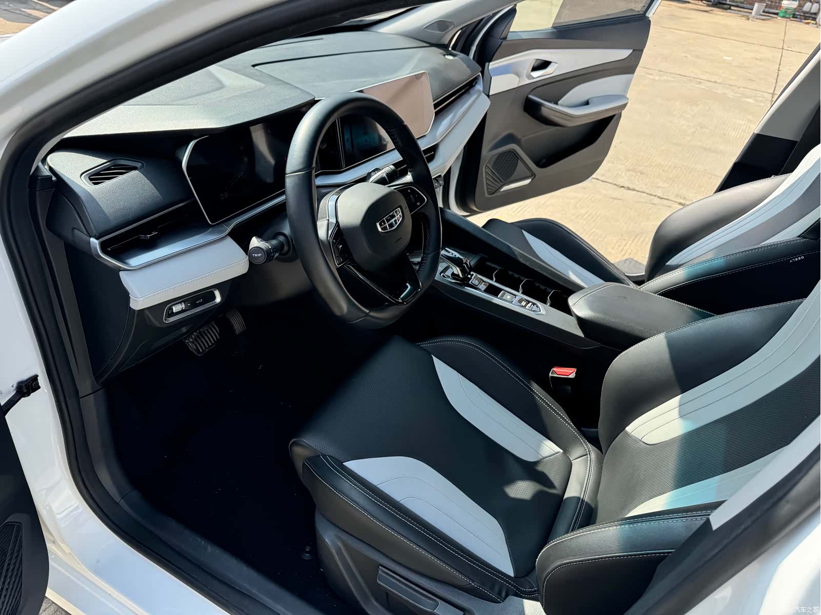 Geely Binray, 2025 20