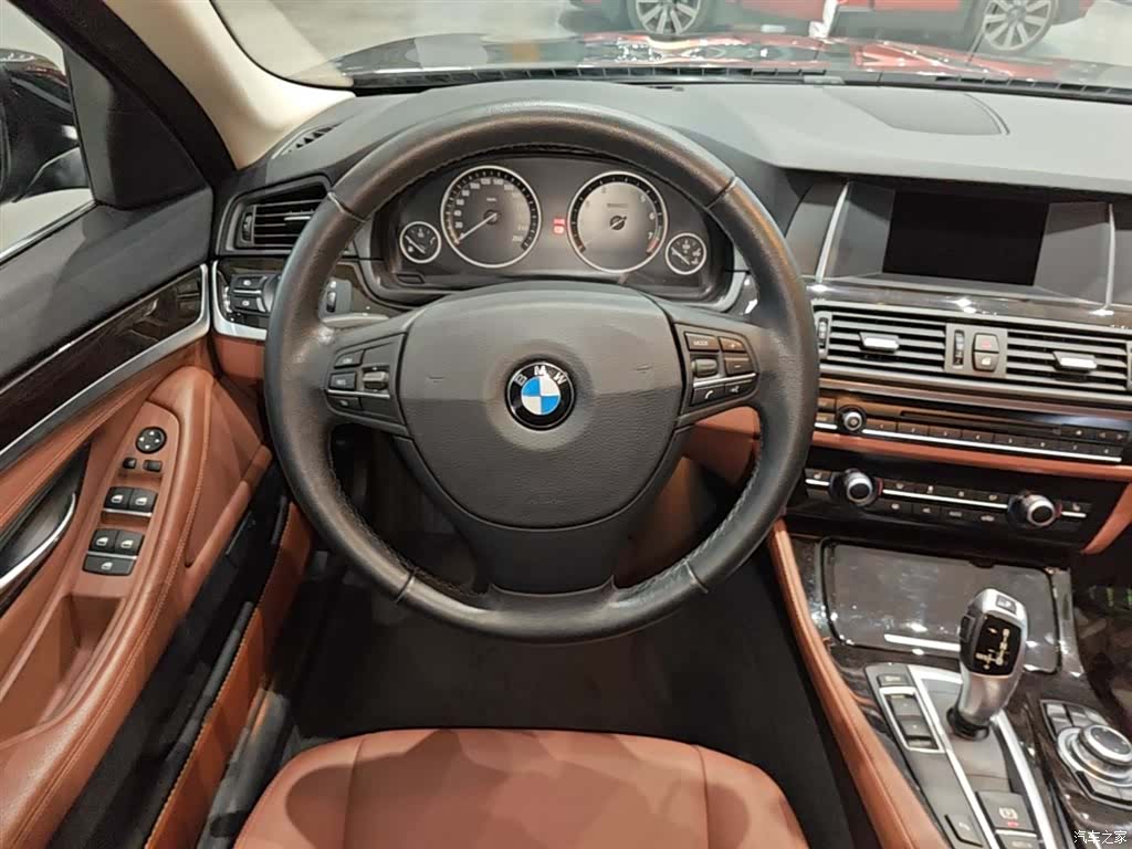 BMW 5 Series, 2015 11