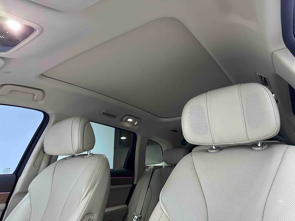 AITO Ask the world M7