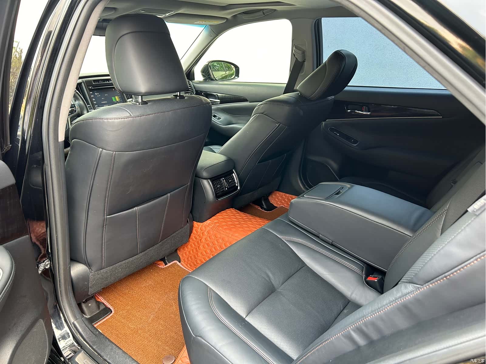Toyota Crown, 2017 8