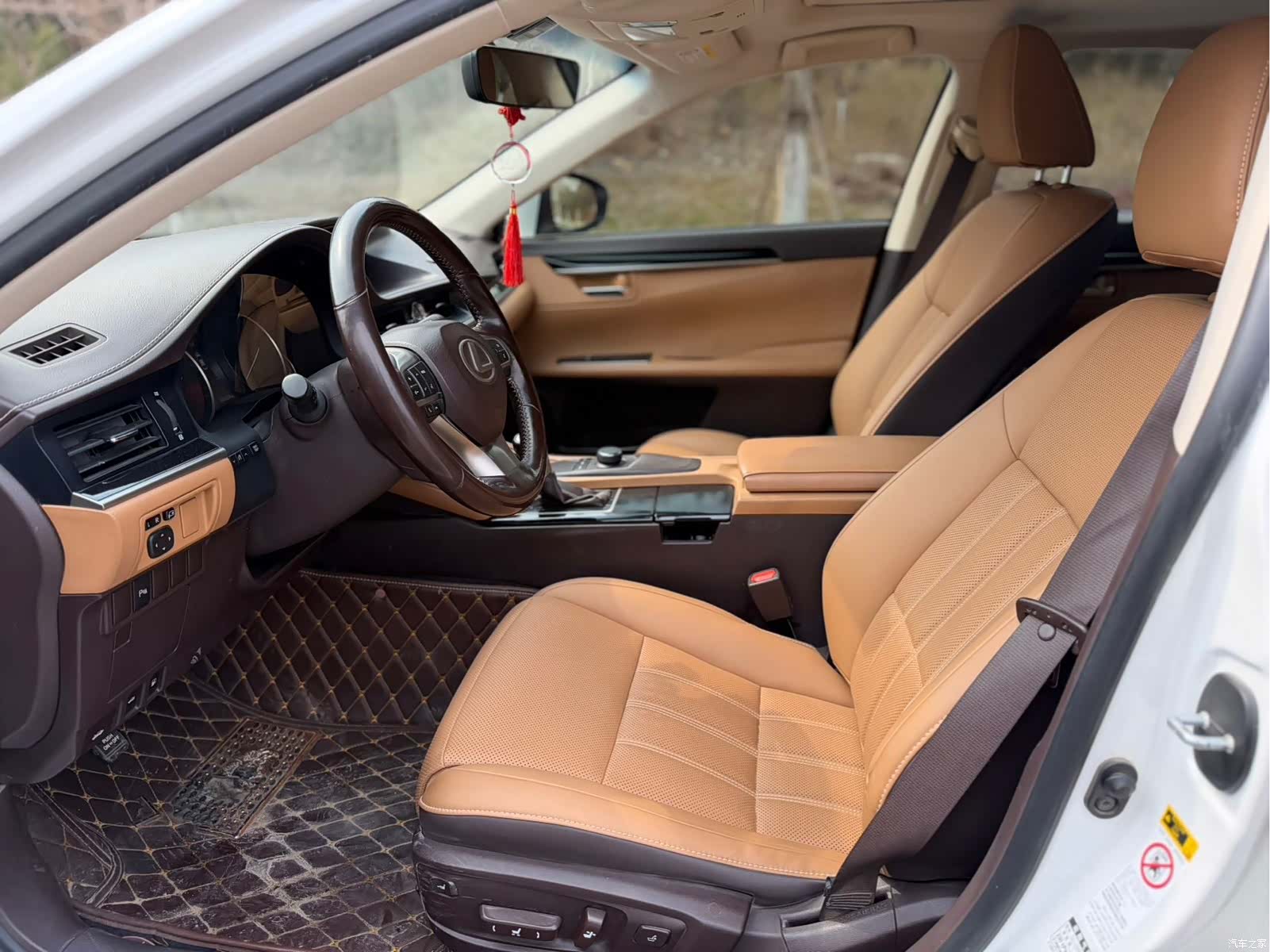 Lexus ES, 2017 4