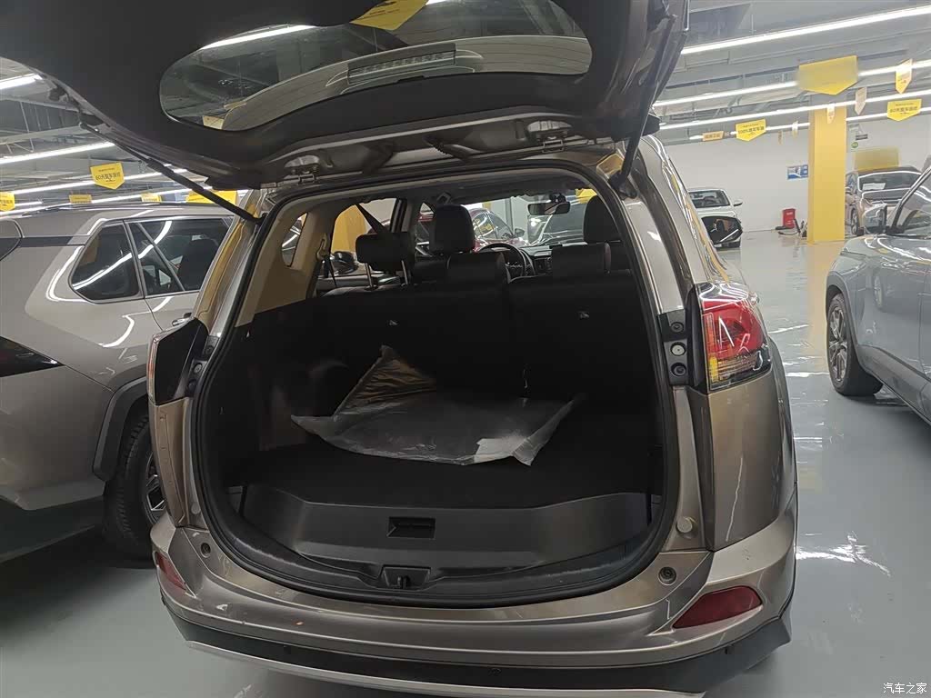 Toyota RAV4, 2018 15
