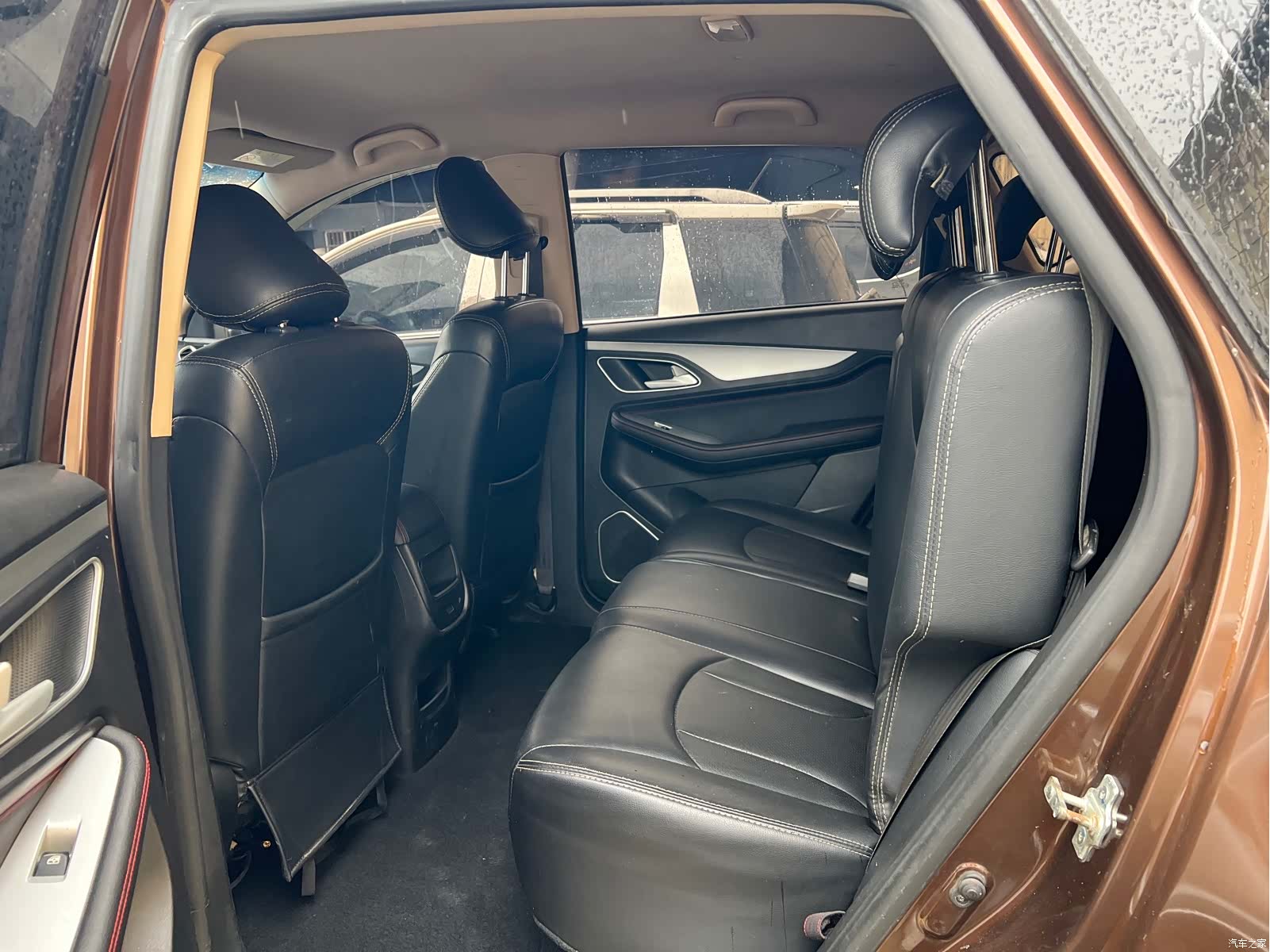 Wuling 560, 2016 6