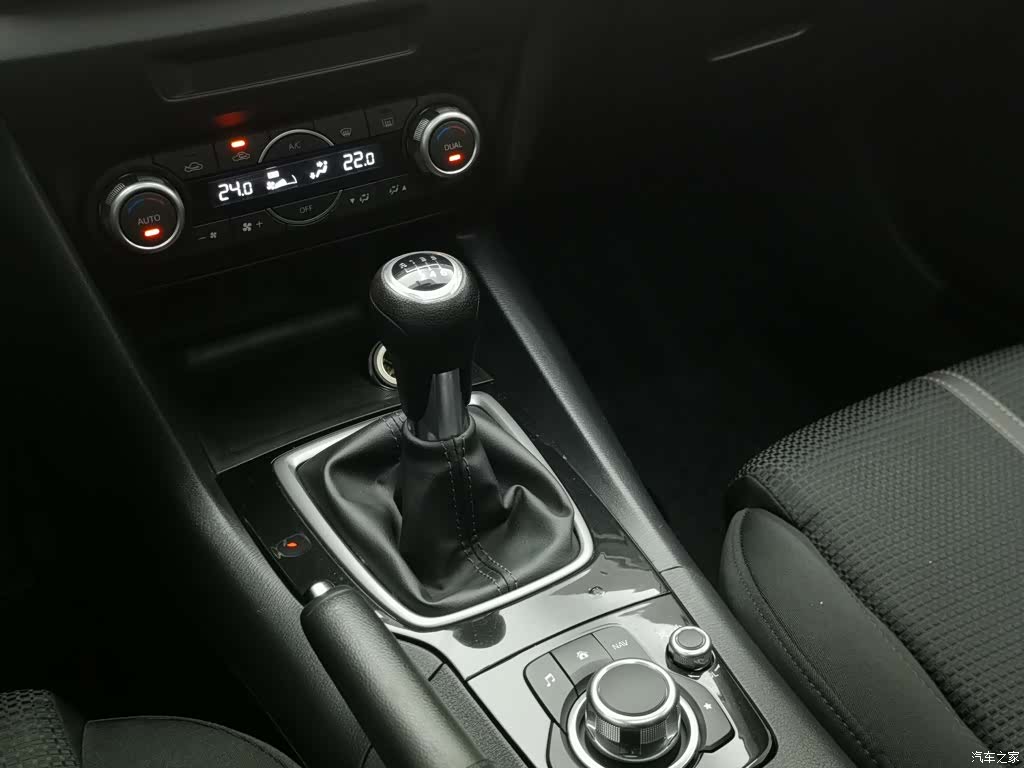 Mazda Mazda3, 2018 13