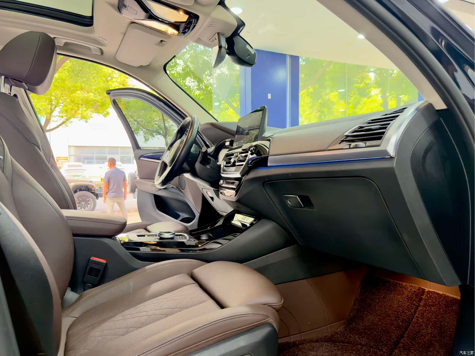 BMW iX3, 2023 12