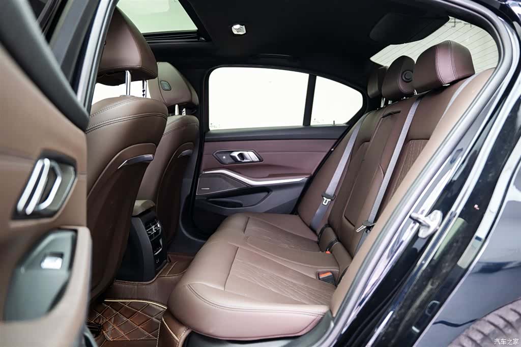BMW 3 Series, 2023 12
