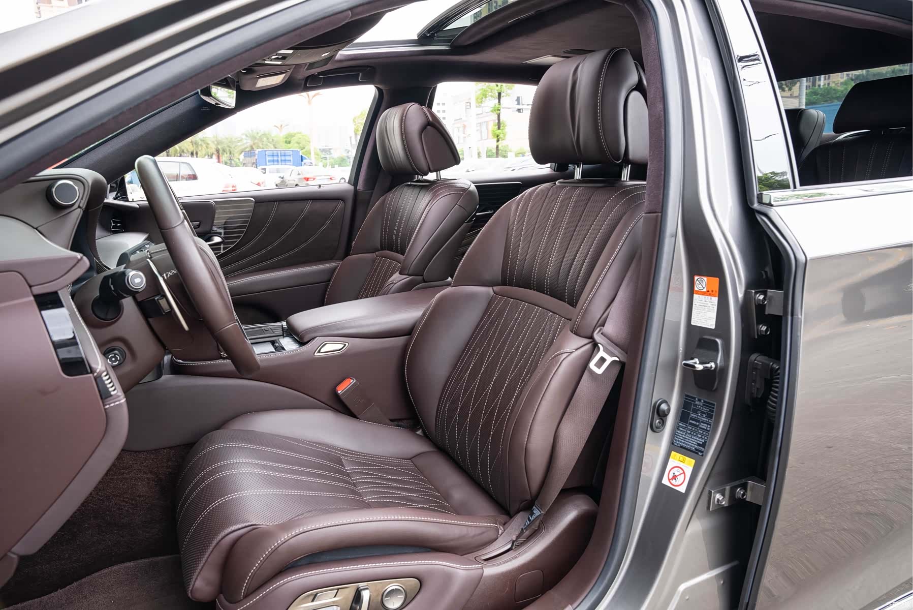 Lexus LS, 2018 11