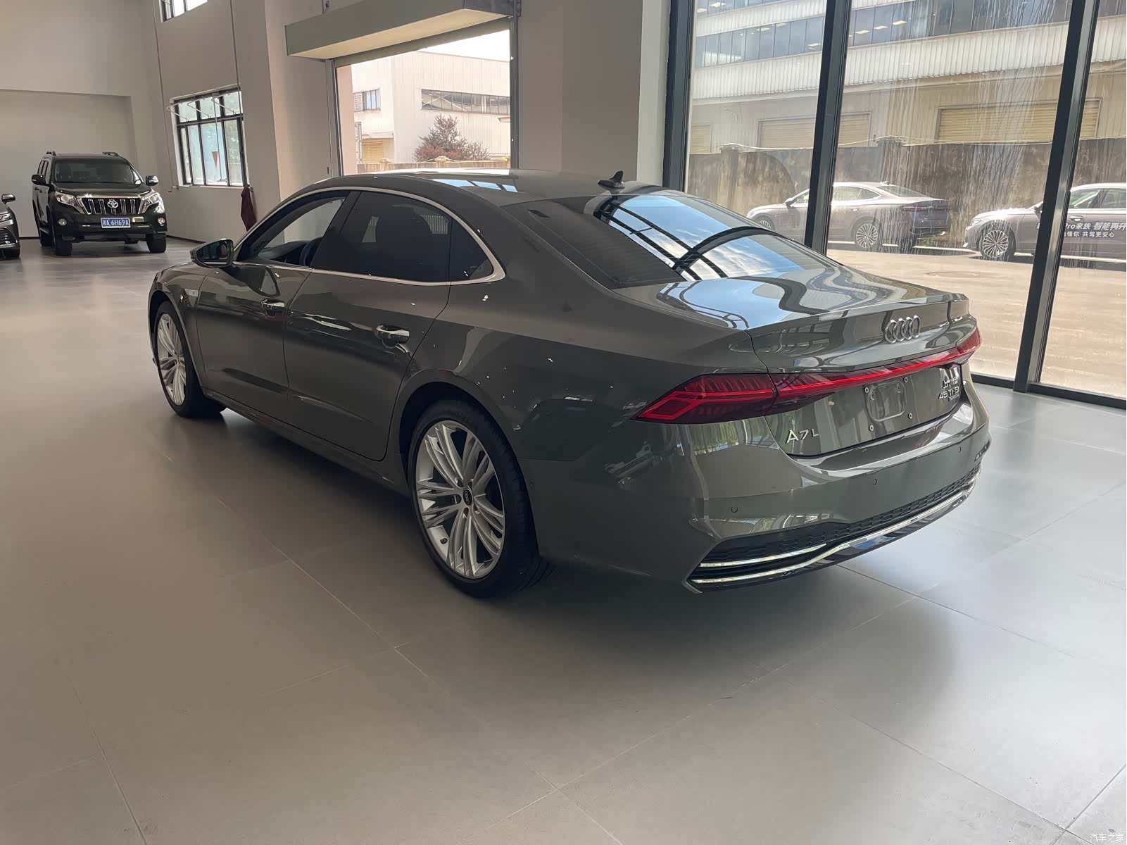 Audi A7L, 2024 12
