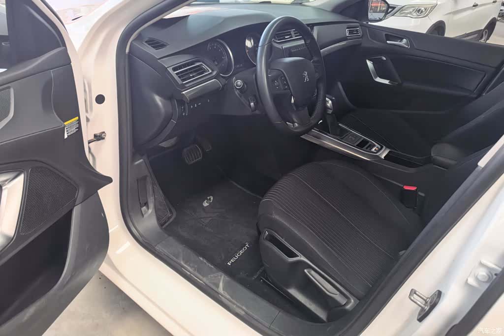 Peugeot 408, 2017 9