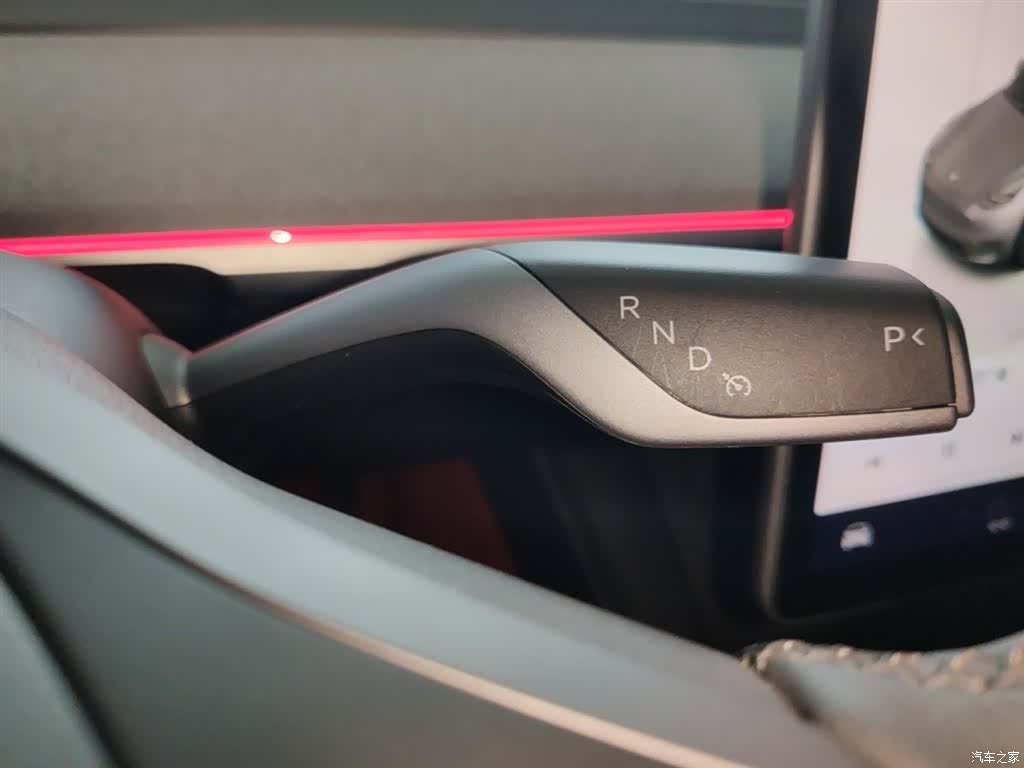 Tesla Model Y, 2024 14