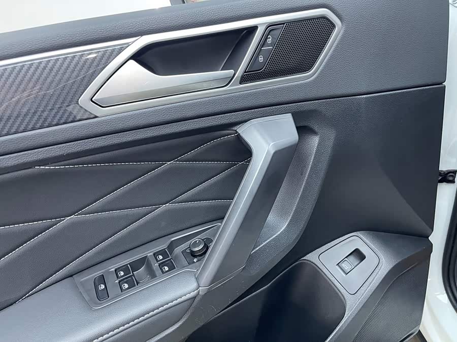 Volkswagen Tiguan L 2024, фото 10