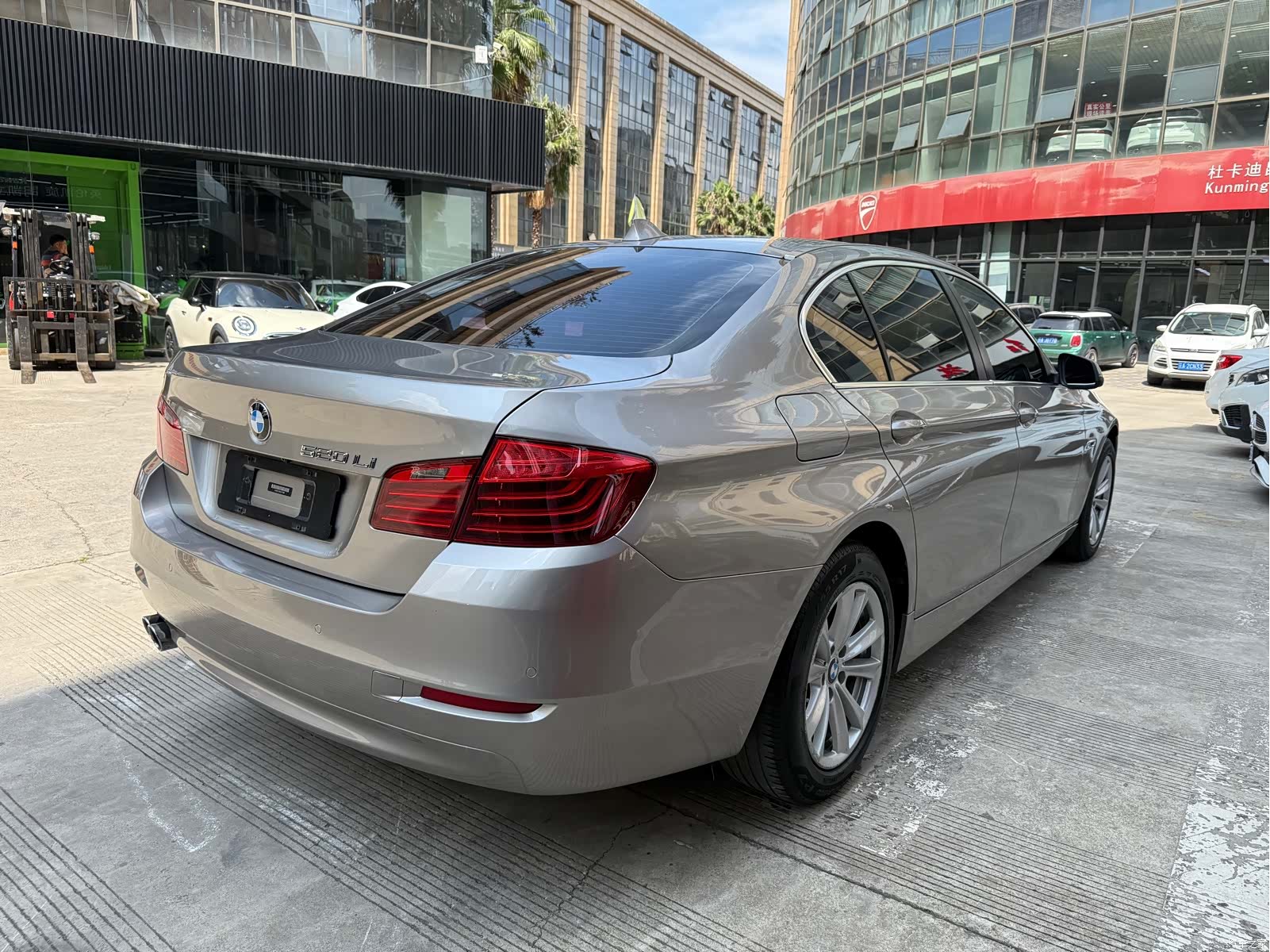 BMW 5 Series, 2017 все фото