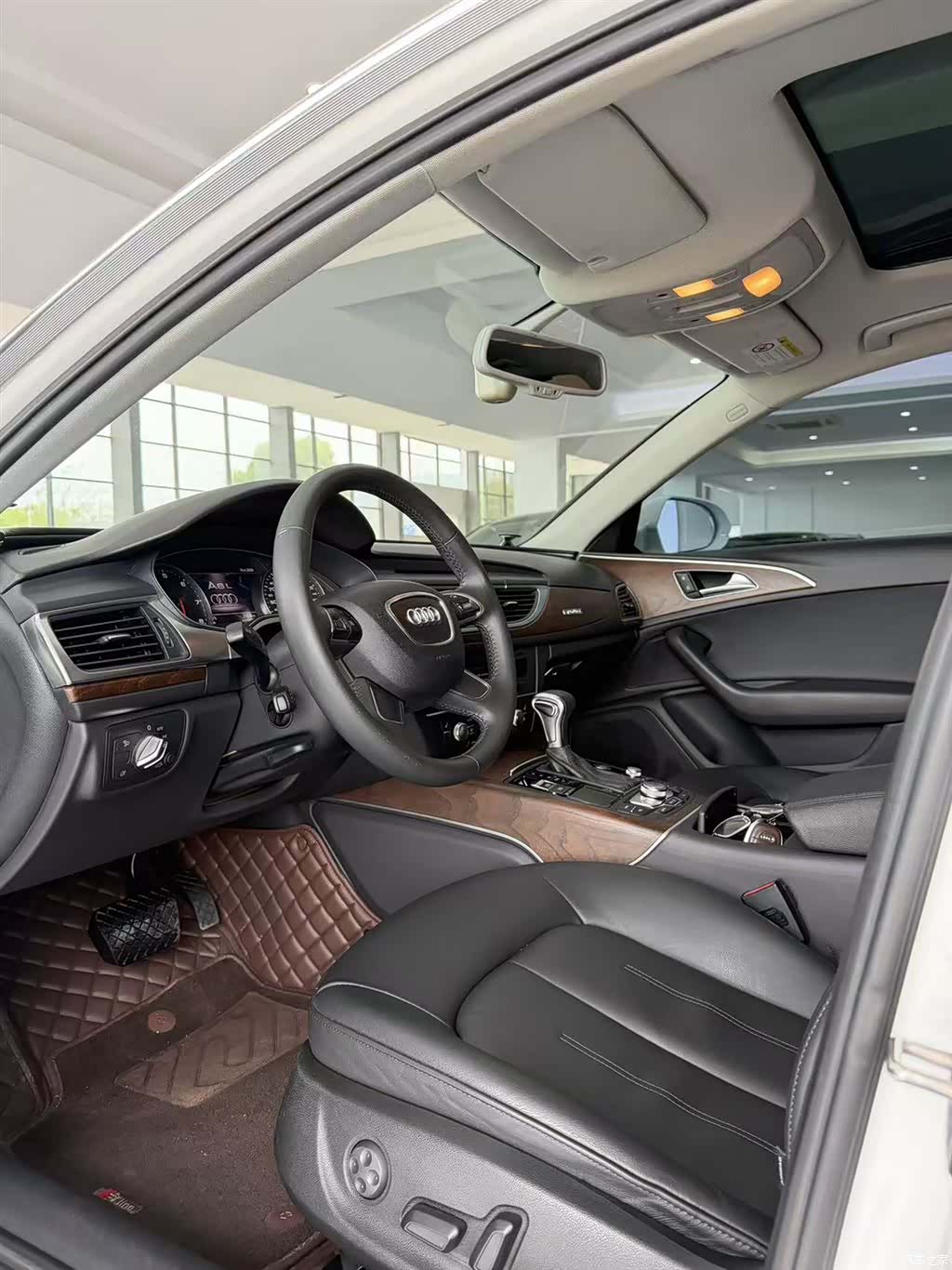 Audi A6L, 2015 12