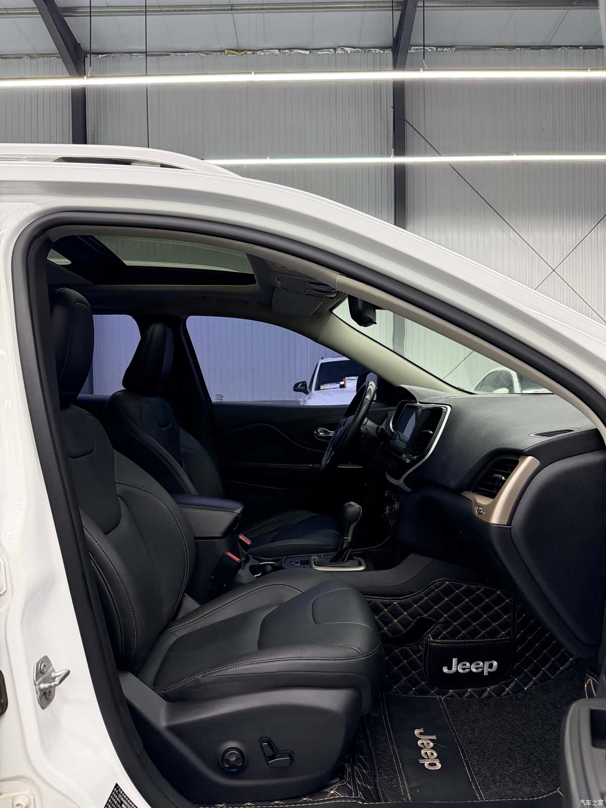 Jeep Cherokee, 2017 4