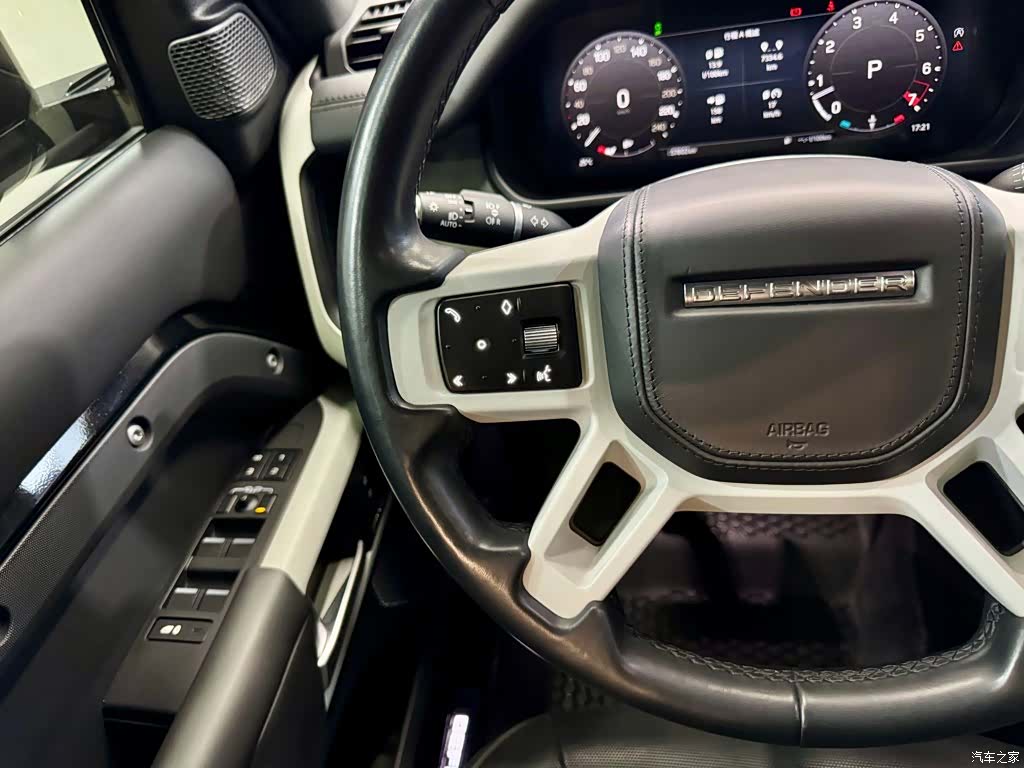 Land Rover Defender, 2023 24