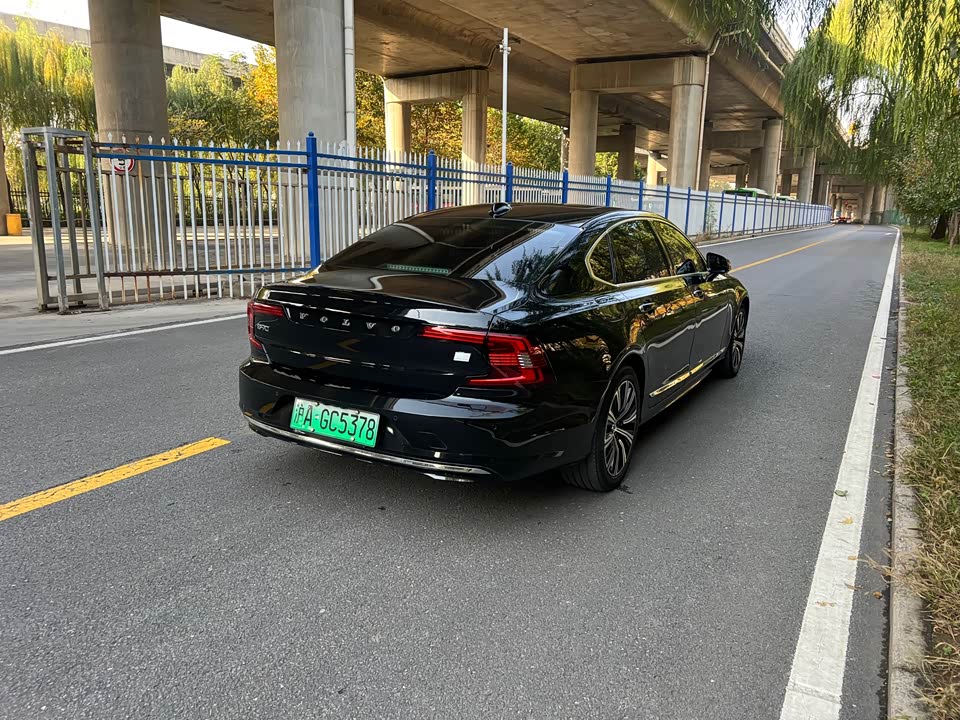 Volvo S90