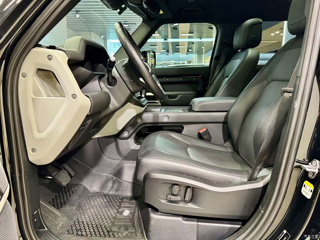 Land Rover Defender, 2023 17