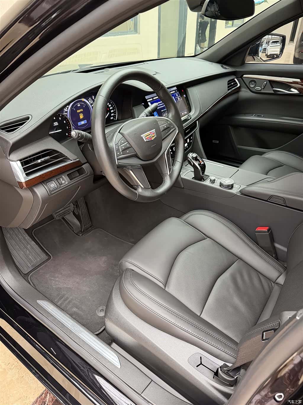 Cadillac CT6, 2023 все фото